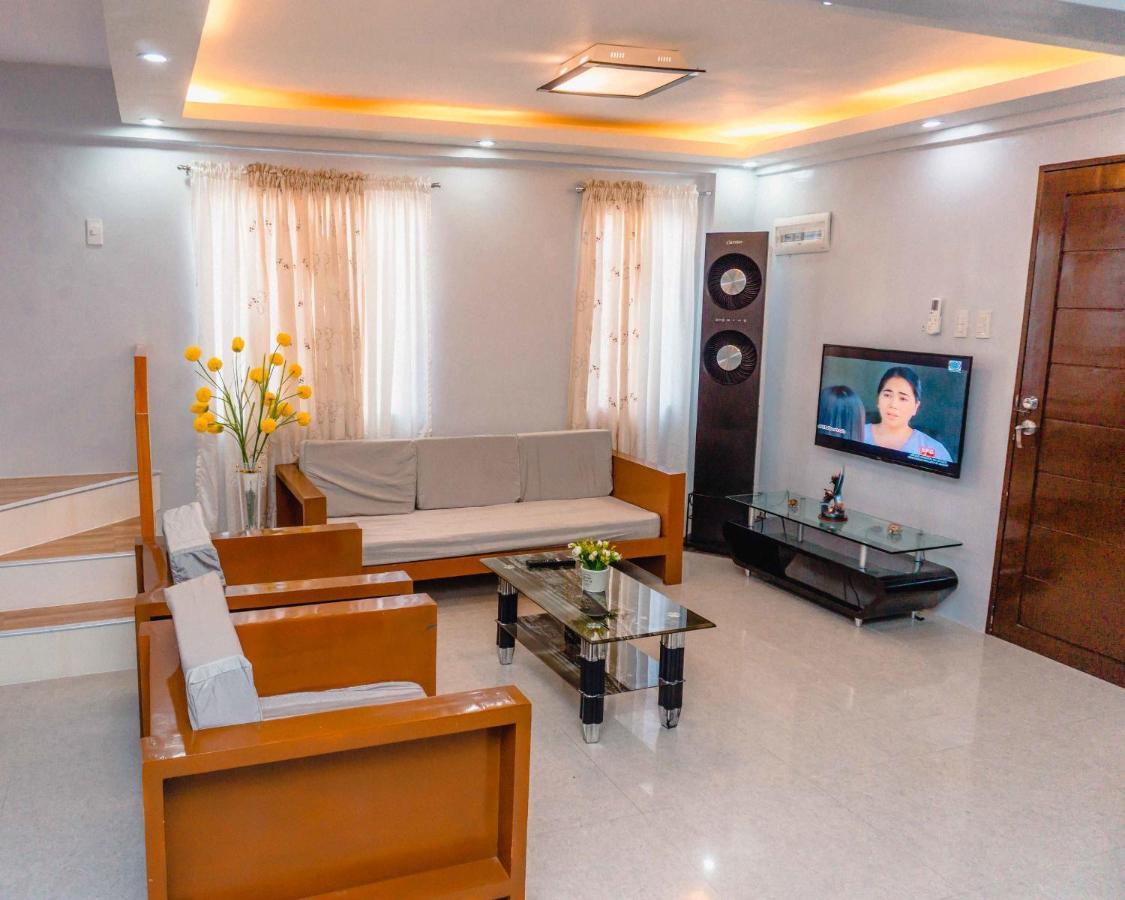 Two Story 87 Sqm Fully Air-Conditioned House In Babag 2, 麦克坦 外观 照片