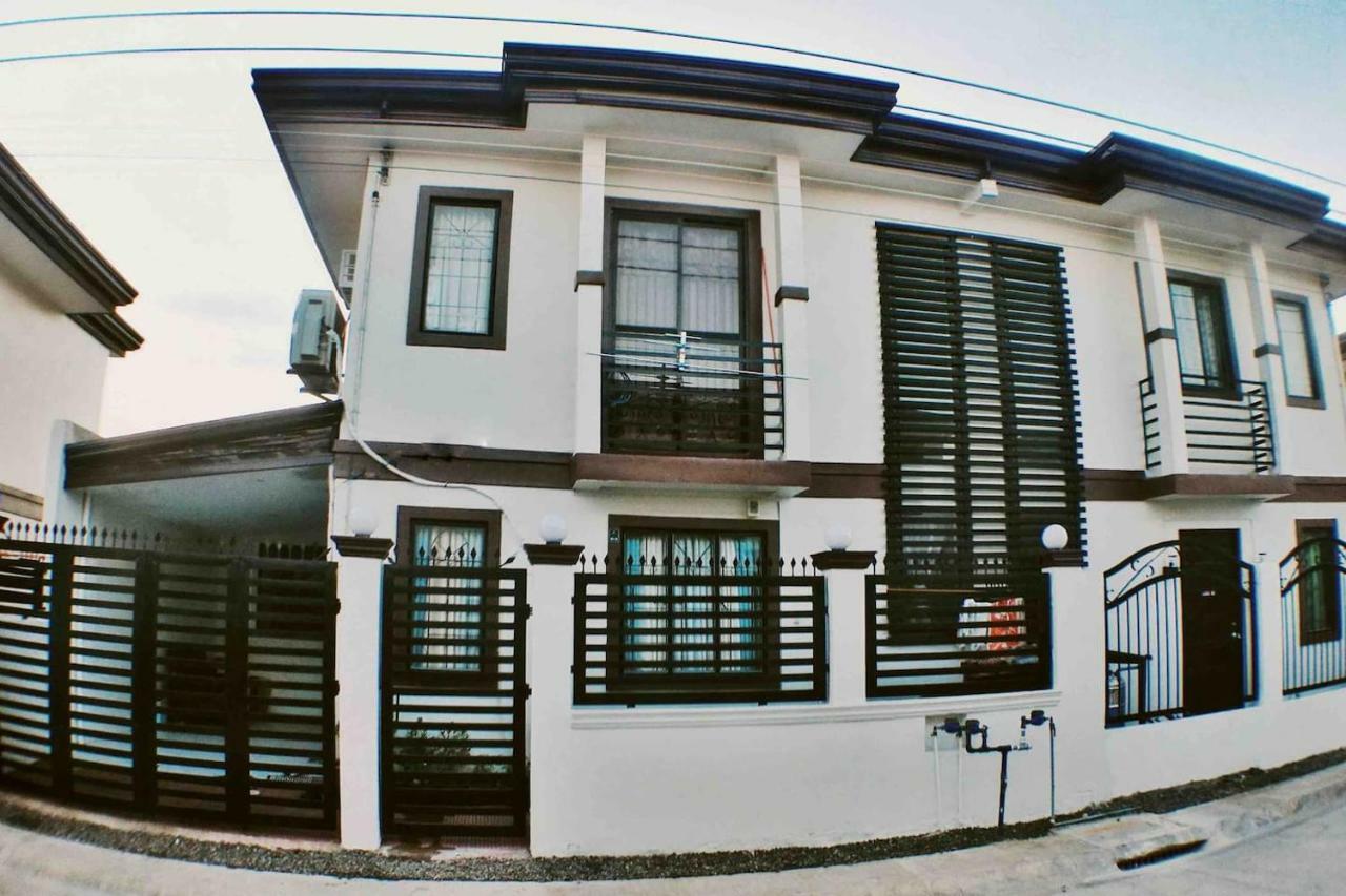 Two Story 87 Sqm Fully Air-Conditioned House In Babag 2, 麦克坦 外观 照片